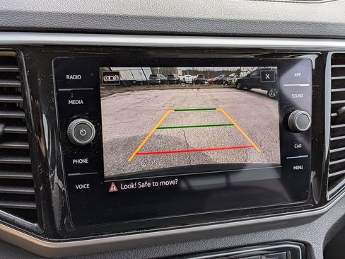 Used 2023 Volkswagen Atlas SE image 21