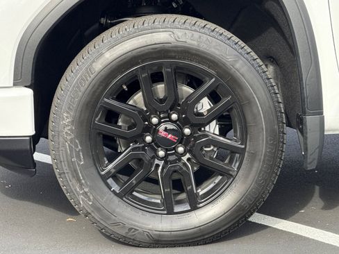 New 2026 GMC Sierra 1500 Elevation image 26