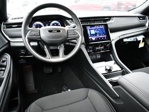 New 2026 Jeep Grand Cherokee L 4WD image 10