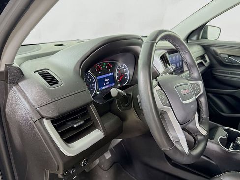 Used 2024 GMC Terrain SLT image 9