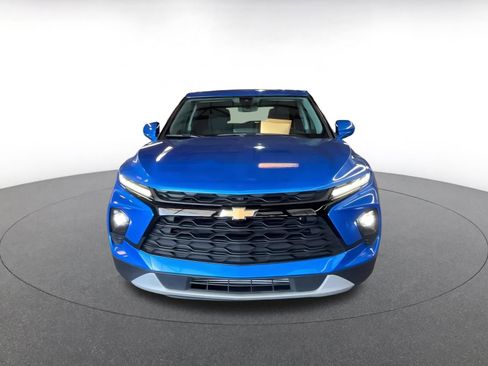 Used 2025 Chevrolet Blazer LT image 3