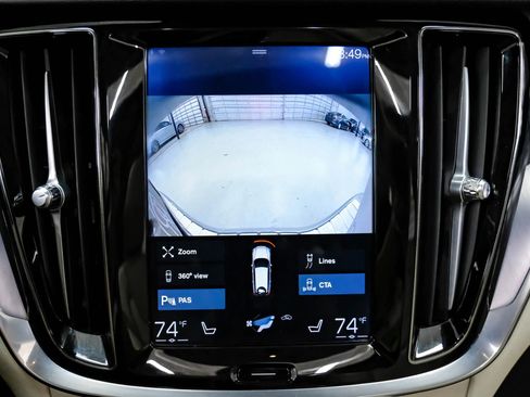 Used 2020 Volvo V60 T5 Momentum image 23