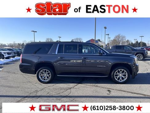 Used 2018 GMC Yukon XL SLE w/ SLE Value Package image 3