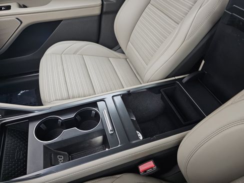 Used 2024 Lincoln Nautilus Reserve image 31