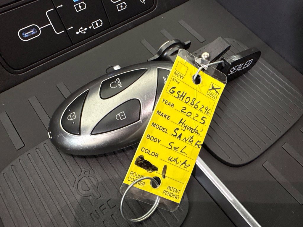 Used 2025 Hyundai Santa Fe SEL FWD image 37