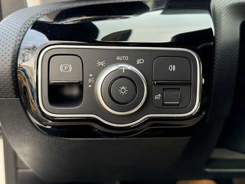 Used 2025 Mercedes-Benz CLA 250 4MATIC image 28