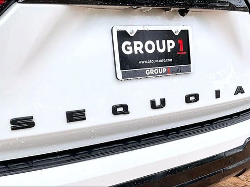 Used 2024 Toyota Sequoia Platinum AWD/4WD image 28