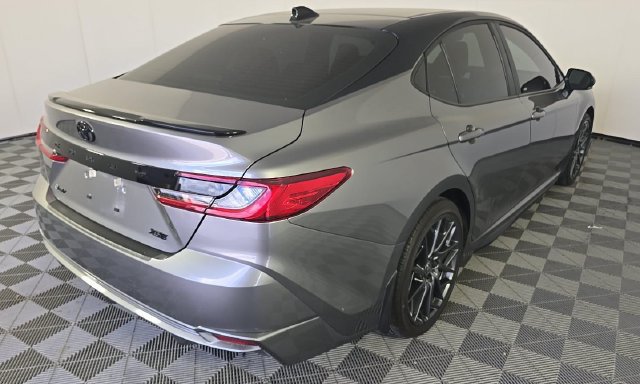 Used 2025 Toyota Camry XSE FWD image 4