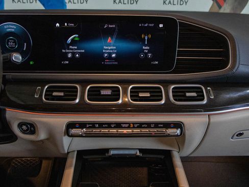 Used 2020 Mercedes-Benz GLS 450 4MATIC image 4