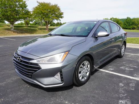 Used 2019 Hyundai Elantra SE FWD image 9