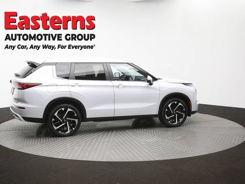 Used 2024 Mitsubishi Outlander SE AWD/4WD image 44