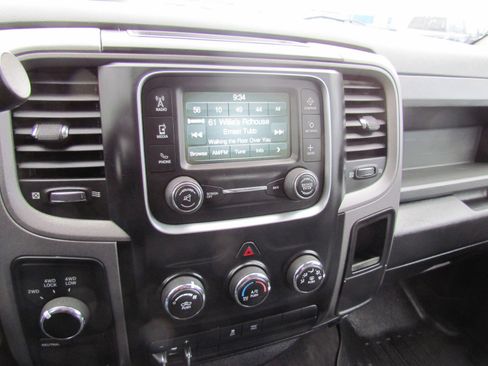 Used 2018 RAM 3500 Tradesman w/ Chrome Appearance Group image 21