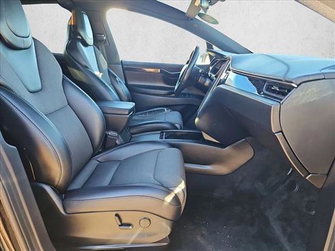 Used 2018 Tesla Model X 75D image 23