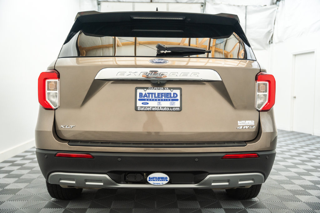 Used 2021 Ford Explorer XLT w/ Equipment Group 202A AWD/4WD image 6