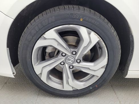 Used 2020 Honda Accord EX image 31