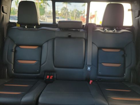 Used 2023 GMC Sierra 1500 AT4 w/ Technology Package AWD/4WD image 15