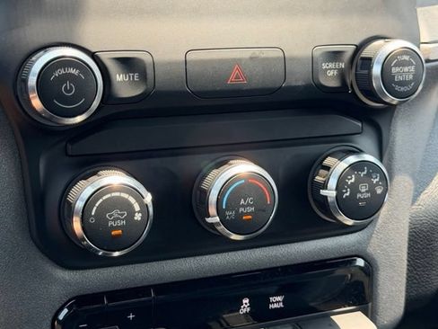 Used 2024 RAM 2500 Tradesman w/ Chrome Appearance Group AWD/4WD image 20
