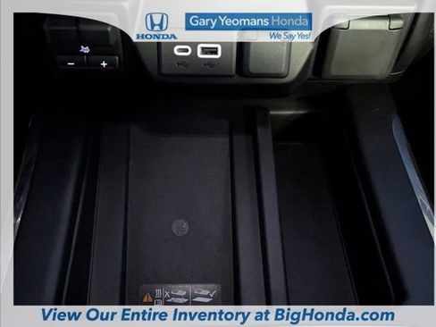 Used 2021 Chevrolet Silverado 1500 High Country image 31