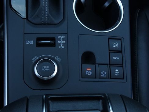 New 2026 Toyota Highlander XSE image 25