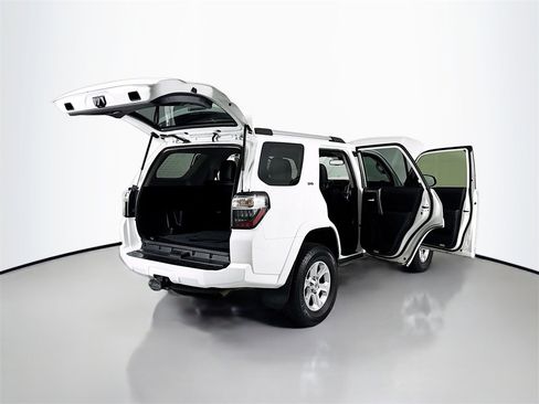 Used 2022 Toyota 4Runner SR5 Premium image 26