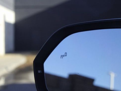 Used 2020 Volkswagen Atlas Cross Sport SE w/ Towing Package image 21