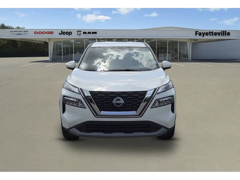 Used 2023 Nissan Rogue SV FWD image 8