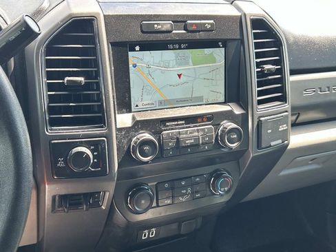 Used 2019 Ford F250 XLT w/ XLT Premium Package AWD/4WD image 27