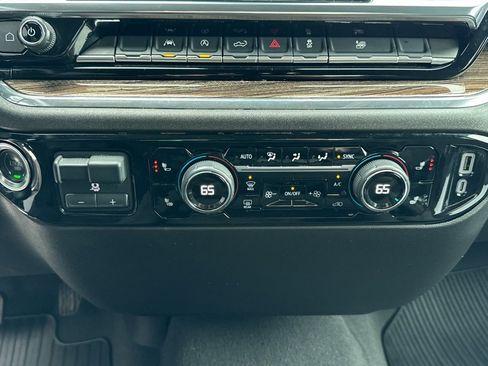 Used 2025 Chevrolet Silverado 1500 LT image 14