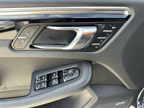 Certified 2018 Porsche Macan S AWD/4WD image 16