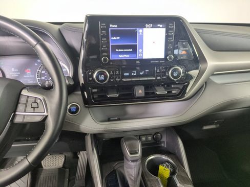 Used 2020 Toyota Highlander Limited AWD/4WD image 17