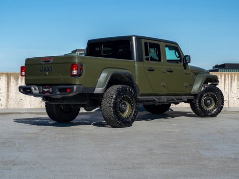 Used 2022 Jeep Gladiator Sport AWD/4WD image 4