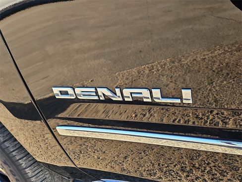 Used 2018 GMC Yukon Denali w/ Denali Ultimate Package image 14