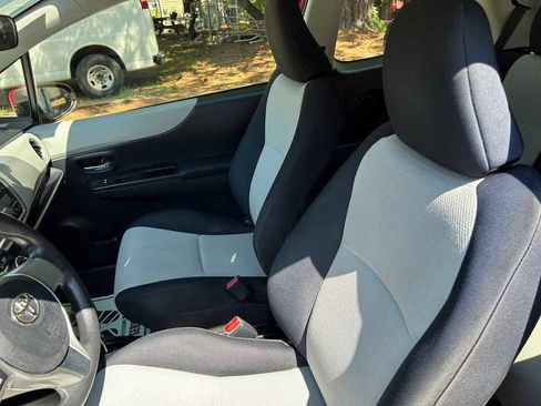 Used 2012 Toyota Yaris LE FWD image 9