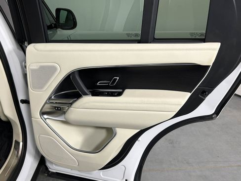 Used 2023 Land Rover Range Rover SE AWD/4WD image 17