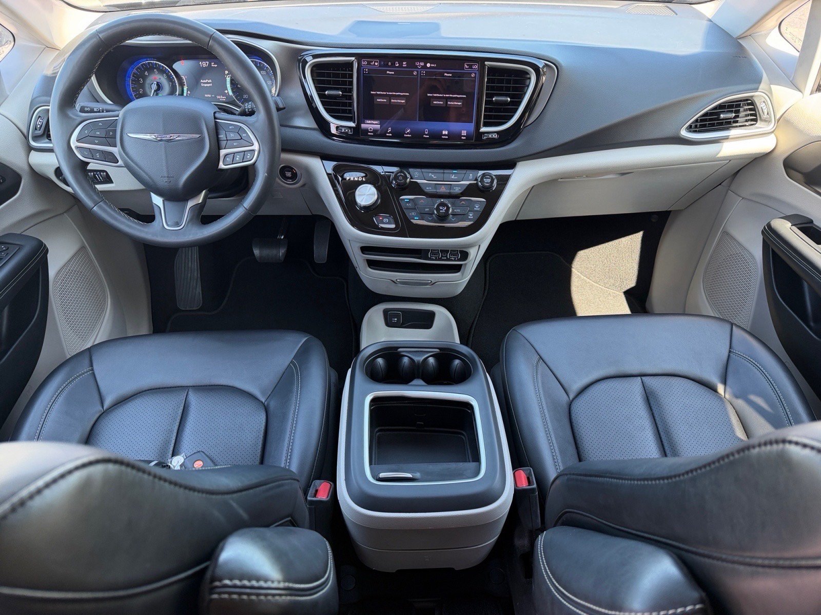 Used 2024 Chrysler Pacifica Touring-L FWD image 20