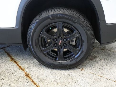 Used 2022 GMC Acadia AT4 w/ Technology Package AWD/4WD image 16