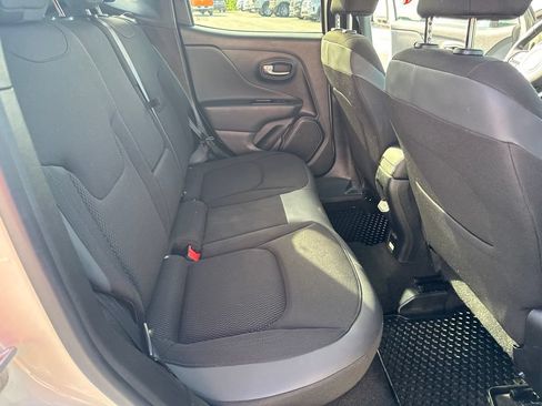 Used 2020 Jeep Renegade Altitude AWD/4WD image 35