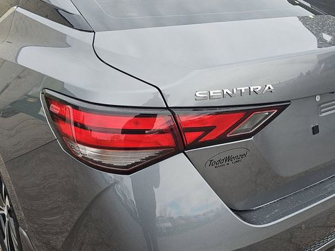 Used 2022 Nissan Sentra SV FWD image 38
