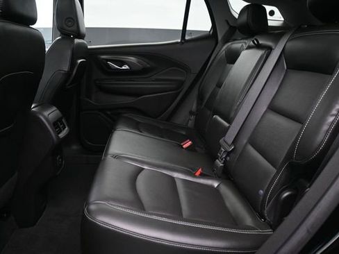 Used 2022 GMC Terrain SLT w/ Infotainment Package II FWD image 11
