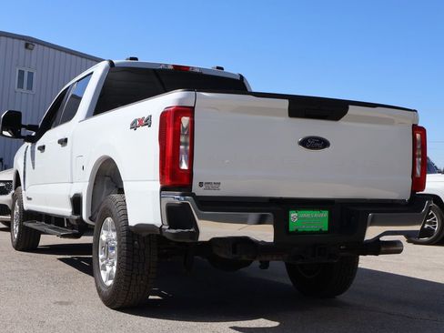 Used 2025 Ford F250 XLT image 3