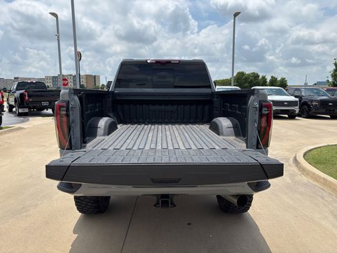 Used 2024 GMC Sierra 2500 AT4 w/ AT4 Premium Plus Package AWD/4WD image 5