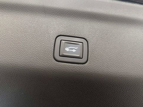 Used 2025 GMC Yukon XL Elevation AWD/4WD image 10