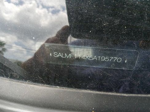 Used 2005 Land Rover Range Rover HSE image 3