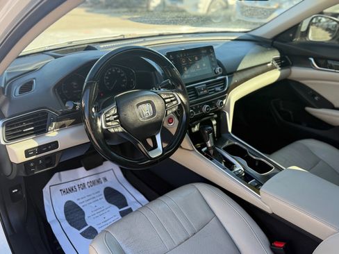 Used 2018 Honda Accord Touring image 14