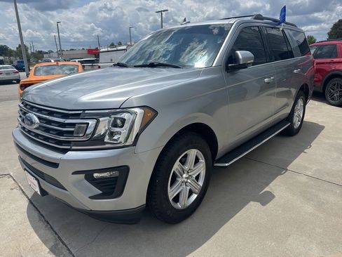 Used 2020 Ford Expedition XLT w/ Equipment Group 202A RWD image 3