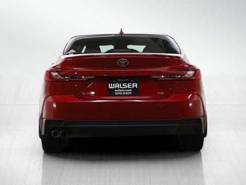 Used 2025 Toyota Camry SE w/ Multimedia Upgrade Package image 4