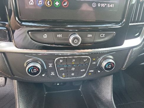 Used 2020 Chevrolet Traverse LT FWD image 36