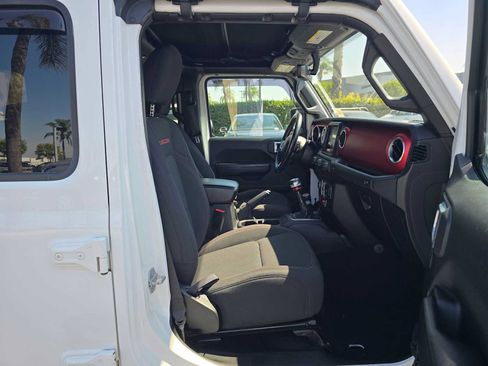 Used 2020 Jeep Gladiator Rubicon AWD/4WD image 10