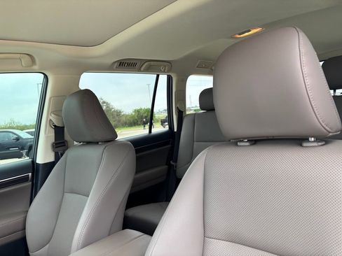 Used 2023 Lexus GX 460 Premium w/ Premium Package AWD/4WD image 10