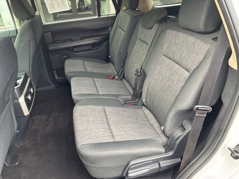 Used 2023 Ford Expedition XLT image 21